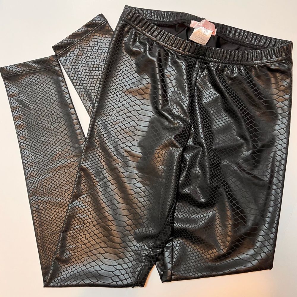 Romeo & Juliet Couture Black Shiny Snake Skin Leggings